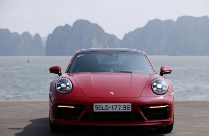 Porsche 911 Carrera – Một chiếc xe cảm hứng đầy...  bức xúc
